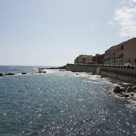 Ermes Siracusa * Syracuse